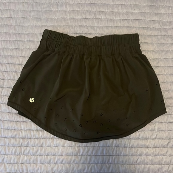lululemon athletica Dresses & Skirts - LULULEMON LASER CUT SKIRT RUN: BREEZE BY